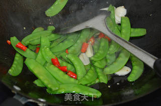 滑肉炒荷兰豆的做法步骤:8