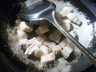 鹌鹑蛋大豆蛋白烧五花肉的做法步骤:2
