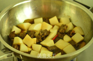萝卜炖牛腩的做法步骤:11
