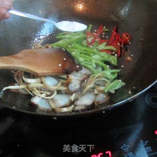 腊肉鱿鱼丝的做法步骤：6