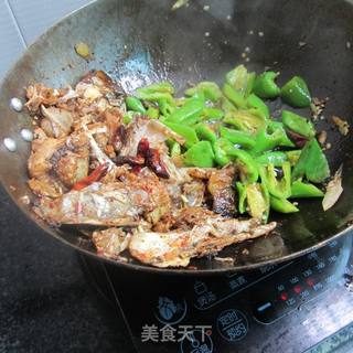 干椒干锅鱼头的做法步骤:9