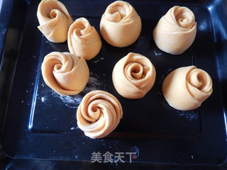 玫瑰花馒头的做法步骤:14
