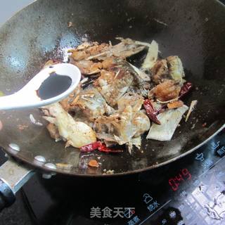 干椒干锅鱼头的做法步骤:7
