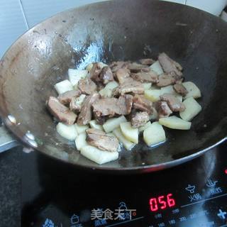 土豆烧卤肉----美味家常菜的做法步骤：8