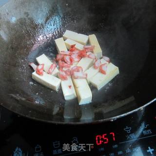 香肠芹菜嫩豆腐的做法步骤：6