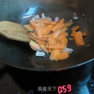 芹菜肉丁红萝卜片的做法步骤：5