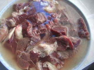 牛肉炖芋儿的做法步骤:2