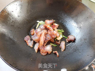 荷兰豆炒腊肉的做法步骤:8
