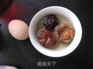 香菇蒸蛋的做法步骤：1