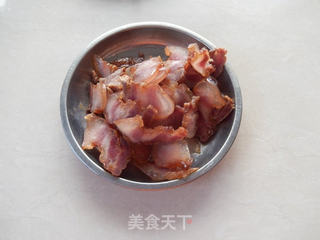 荷兰豆炒腊肉的做法步骤:4
