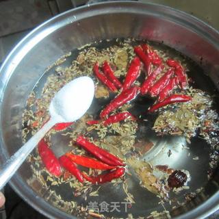 麻辣卤猪手的做法步骤:4