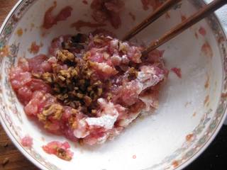 珍珠肉圆子的做法步骤:3