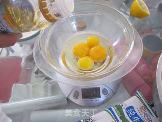 香橙戚风的做法步骤:3