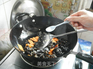 炝炒野生木耳的做法步骤:9