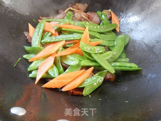 荷兰豆炒腊肉的做法步骤:9