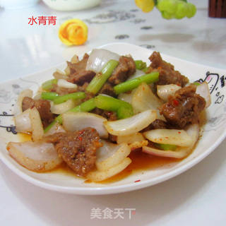 洋葱烧牛腩的做法步骤:14