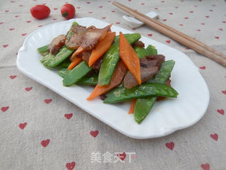 荷兰豆炒腊肉的做法步骤:11