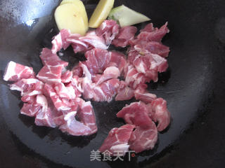 冬日暖汤---双萝羊肉的做法步骤:4