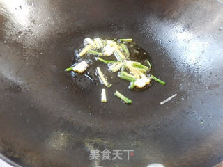 荷兰豆炒腊肉的做法步骤:7