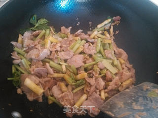 芹笋炒肉的做法步骤:10