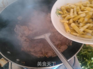 芹笋炒肉的做法步骤:8