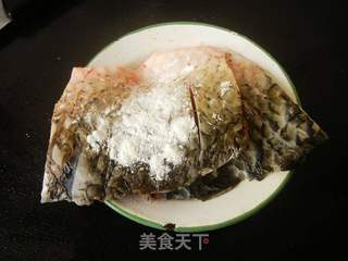 酒糟鲫鱼段的做法步骤:4
