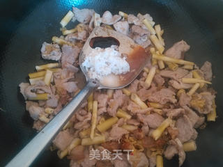 芹笋炒肉的做法步骤:9