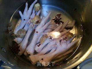 泡椒凤爪的做法步骤:2