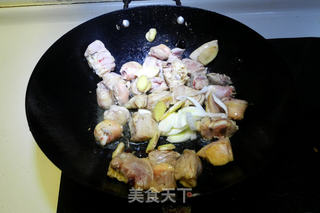 白菜香菇烧鸡块的做法步骤:7