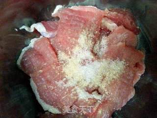 牙签孜然肉的做法步骤:2