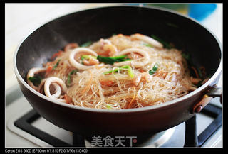 豉油皇海鲜炒粉丝的做法步骤:7
