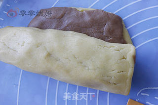 双色饼干卷卷的做法步骤:10