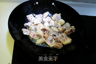 白菜香菇烧鸡块的做法步骤:6