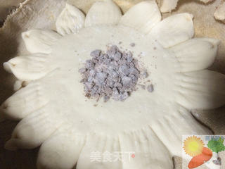 迎新春,为家人做一款莲花枣饼的做法步骤:10