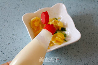 【鸡蛋沙拉船】:让孩子爱上吃饭的做法步骤:4