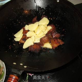 土豆片回锅肉的做法步骤：5