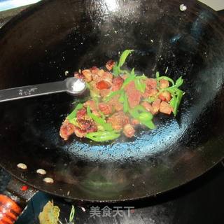 青椒腊鸡腿的做法步骤：8