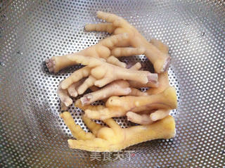当归红枣鸡脚汤的做法步骤：5