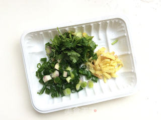 简单易做鲜美香菇鸡汤的做法步骤:2