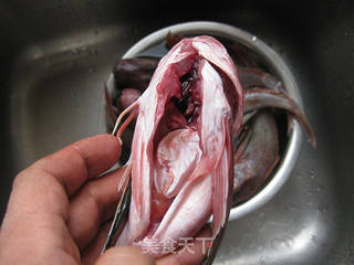 红头鱼豆腐汤的做法步骤：2