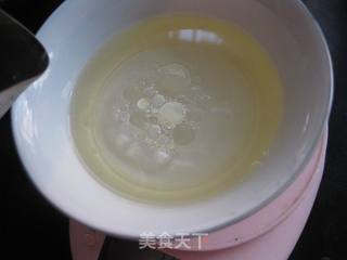 电饭煲版海绵蛋糕的做法步骤:2