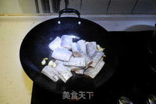 蒜香带鱼的做法步骤:3