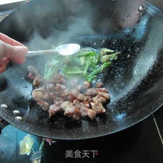 青椒腊鸡腿的做法步骤：6