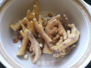 当归红枣鸡脚汤的做法步骤:6