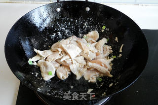 丝瓜炒鸡肉的做法步骤:5
