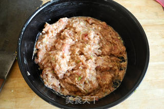 萝卜猪肉灌汤蒸饺的做法步骤:3