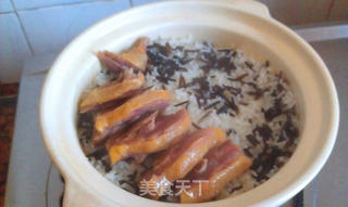 菰米腊鸭腿煲仔饭的做法步骤:8