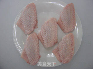 肯德基风味--香辣鸡翅的做法步骤：1