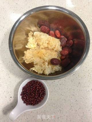 红豆红枣银耳汤的做法步骤：1