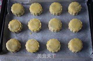 炼奶紫薯月饼的做法步骤:13